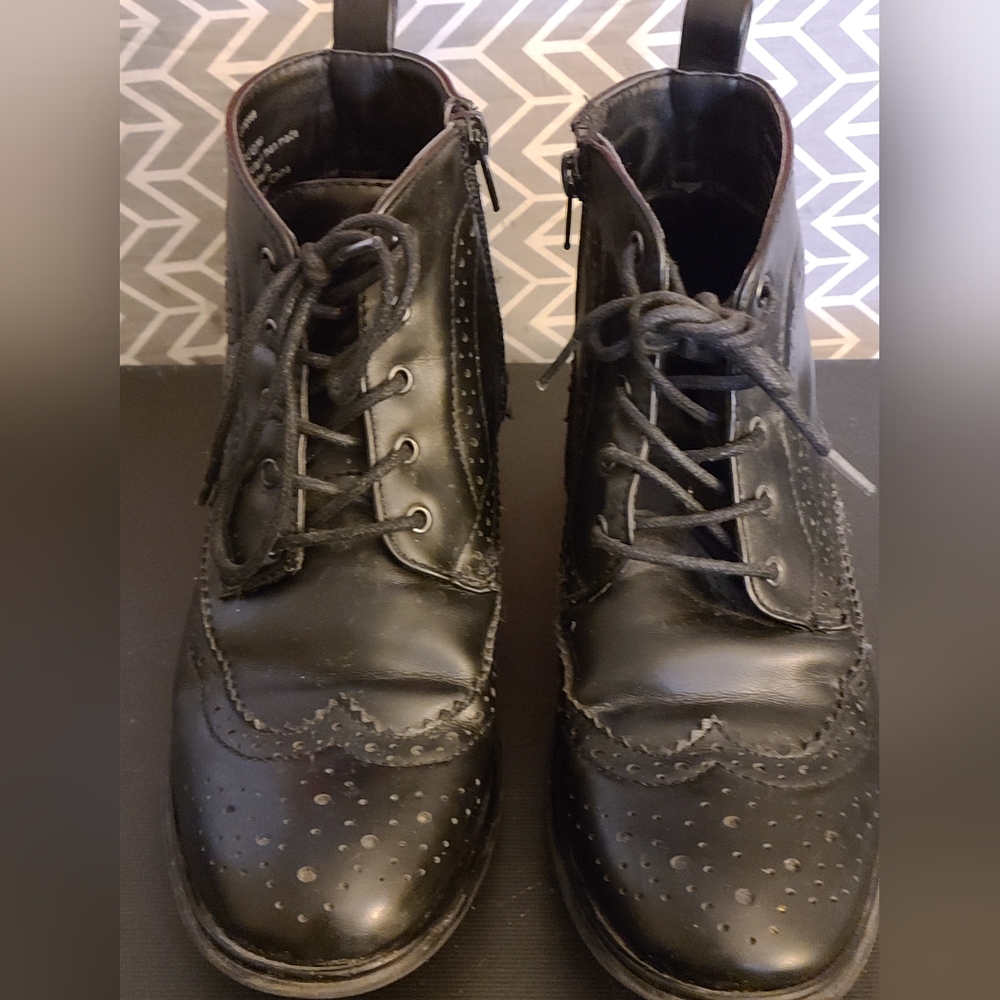 Black Boots